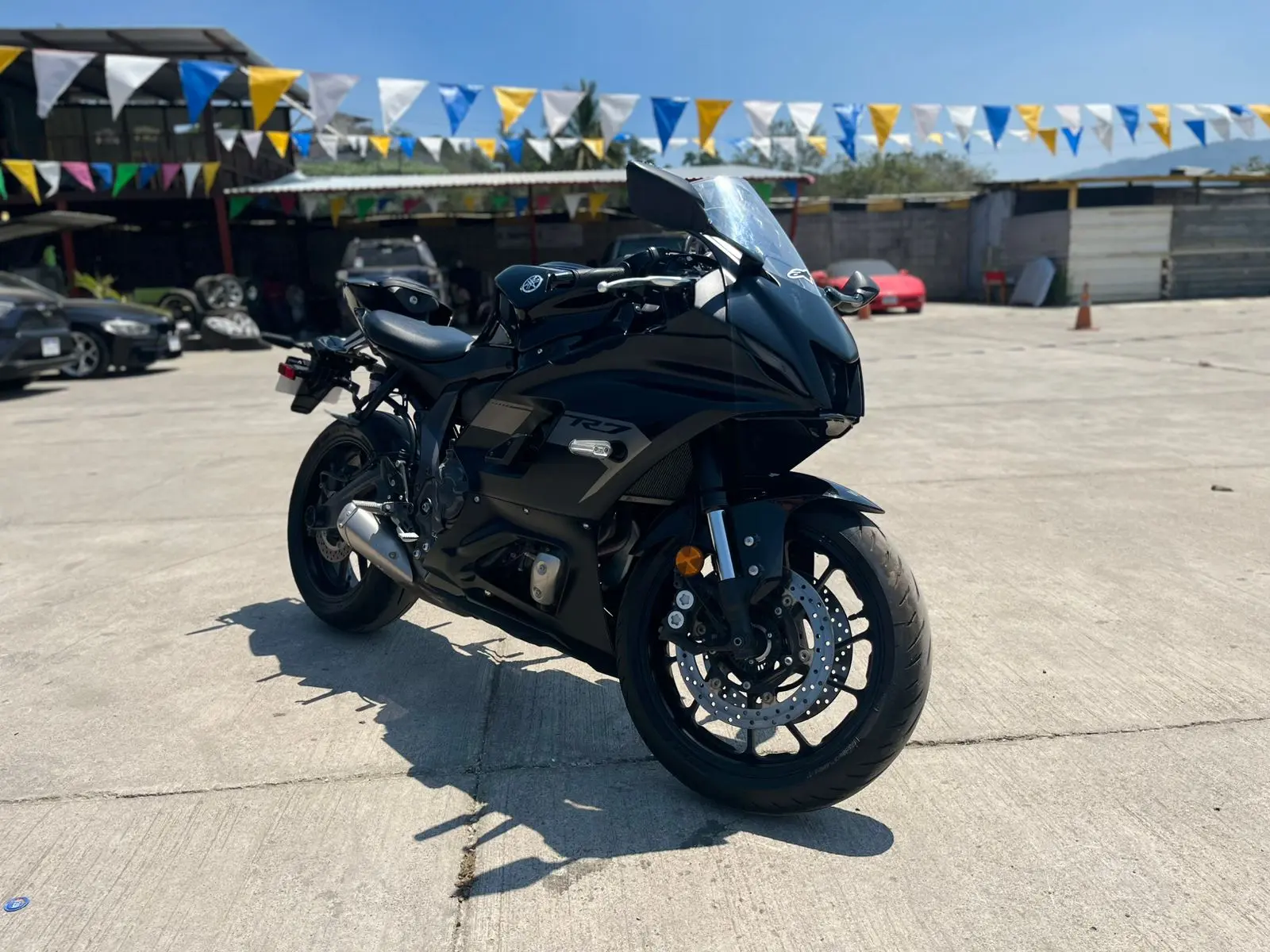 Yamaha R7 vista 1