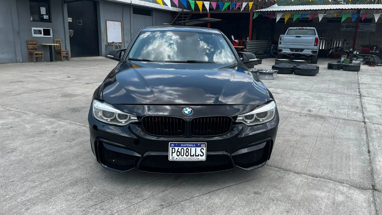 Bmw 320i vista 1