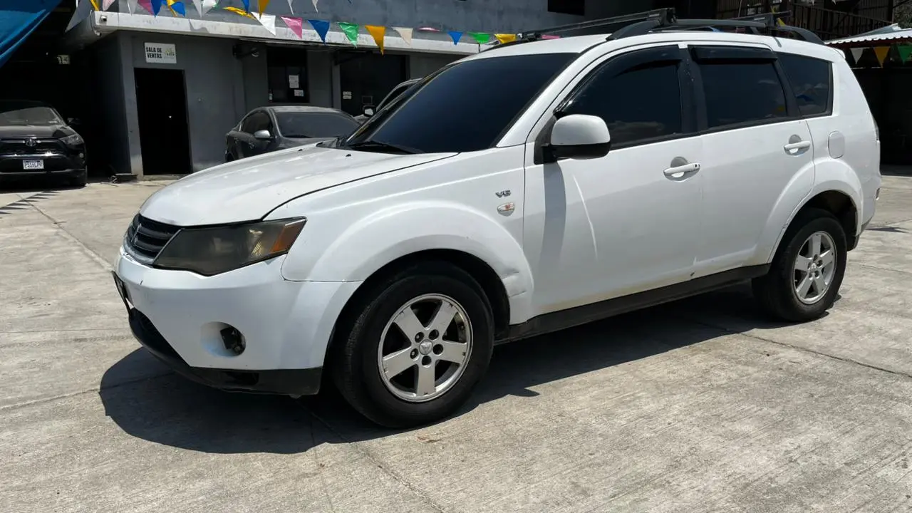 Mitsubishi Outlander 2025
