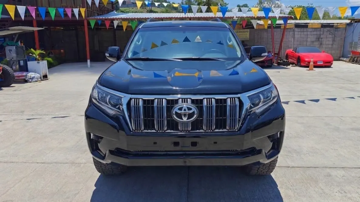 Toyota Prado vista 1